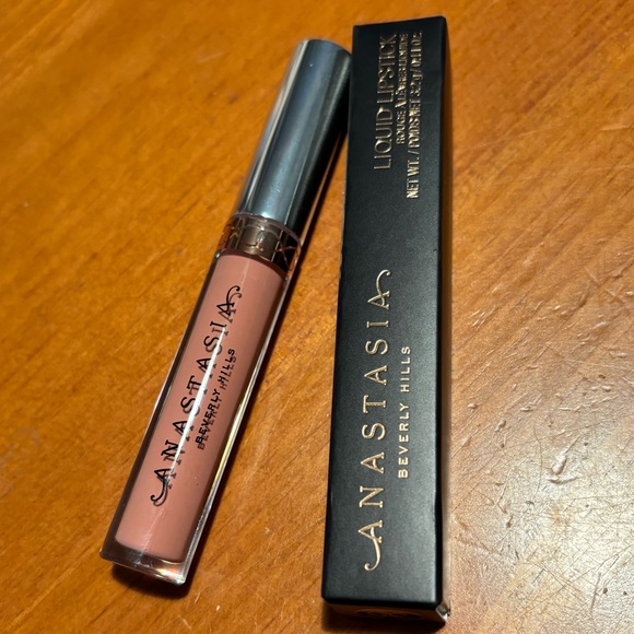 Anastasia Beverly Hills Liquid Lipstick Stripped - Picture 3 of 13